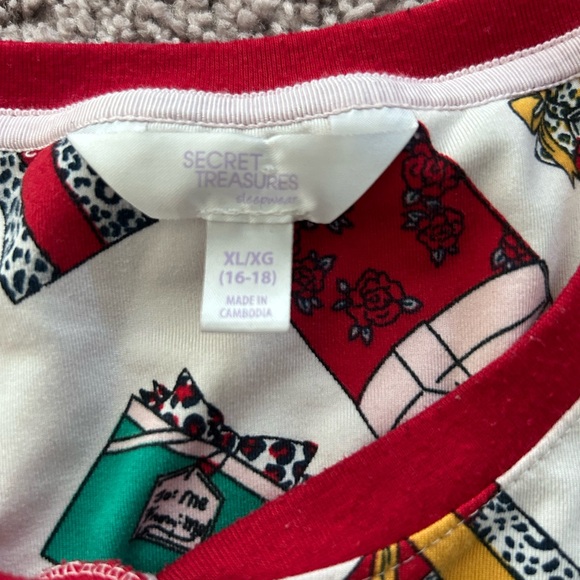 Secret Treasures Women’s PJ Set w Presents
Holiday Christmas 

Size XL - Picture 3 of 9